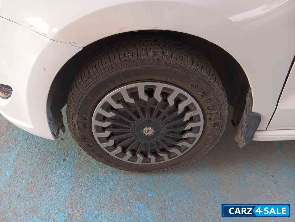 White Skoda Rapid Active TDI