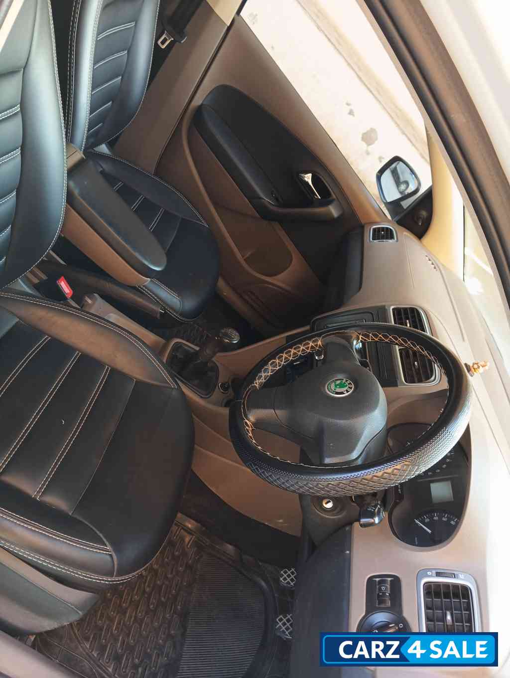 White Skoda Rapid Active TDI