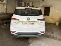 White MG Hector Plus Select