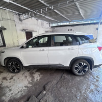 White MG Hector Plus Select