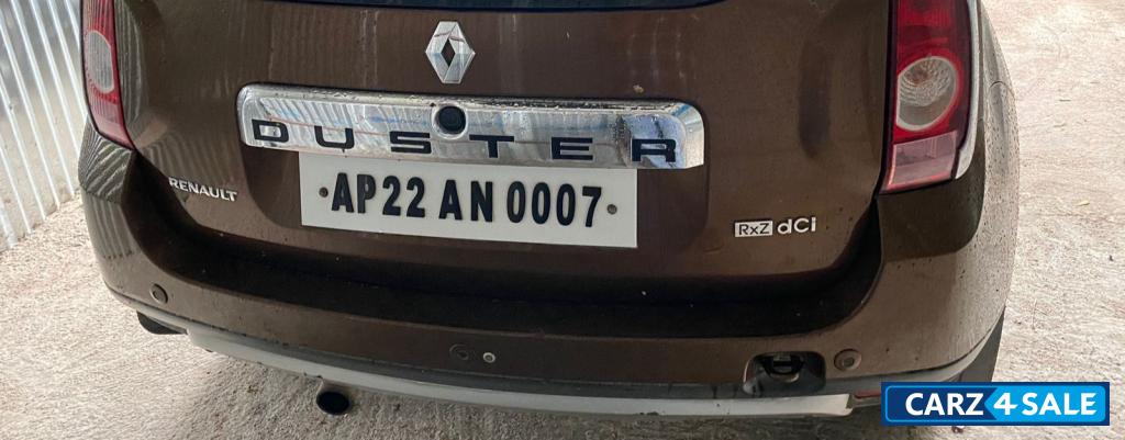 Gold Renault Duster RXZ 110 PS Manual 2013