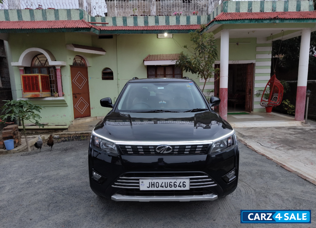 Napoli Black Mahindra XUV300 Used Mahindra XUV300 W6 D 2WD Diesel for sale in Jharkhand