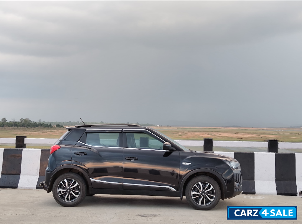 Napoli Black Mahindra XUV300 Used Mahindra XUV300 W6 D 2WD Diesel for sale in Jharkhand