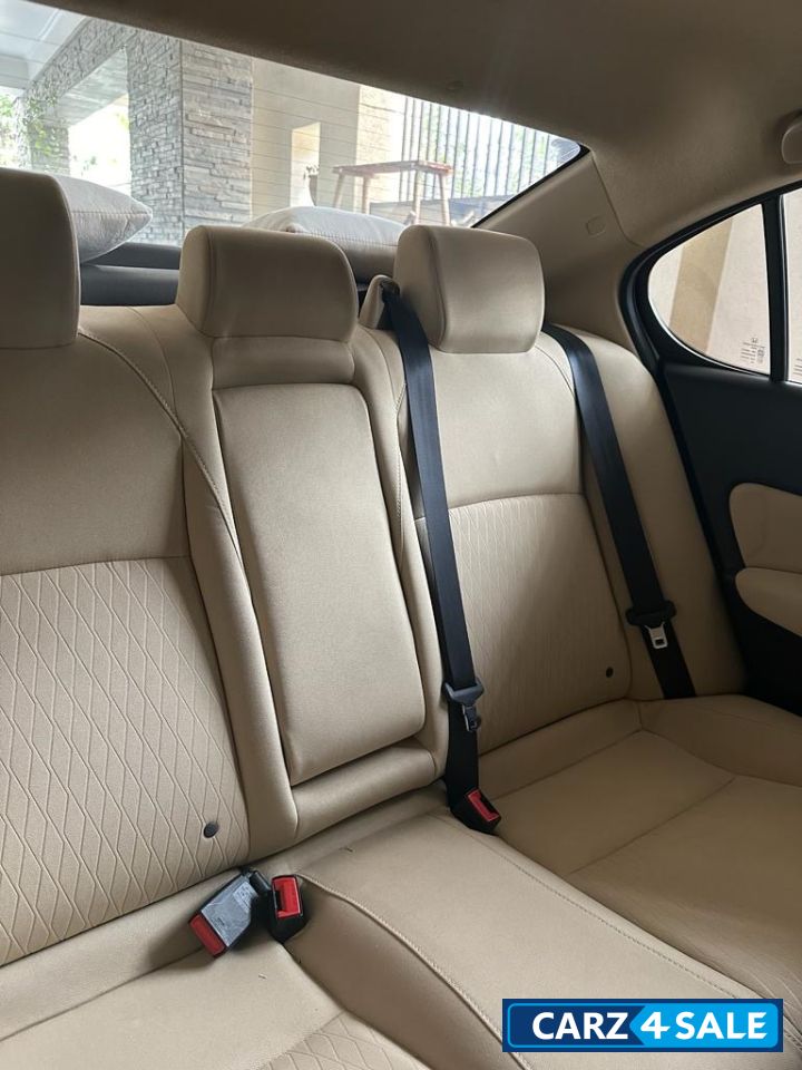 White Honda City CVT -AT