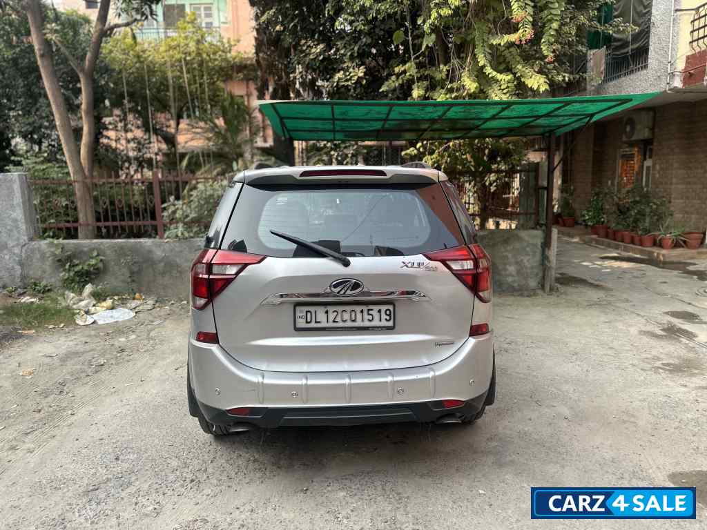 Mahindra XUV 500 W11 AWD AT