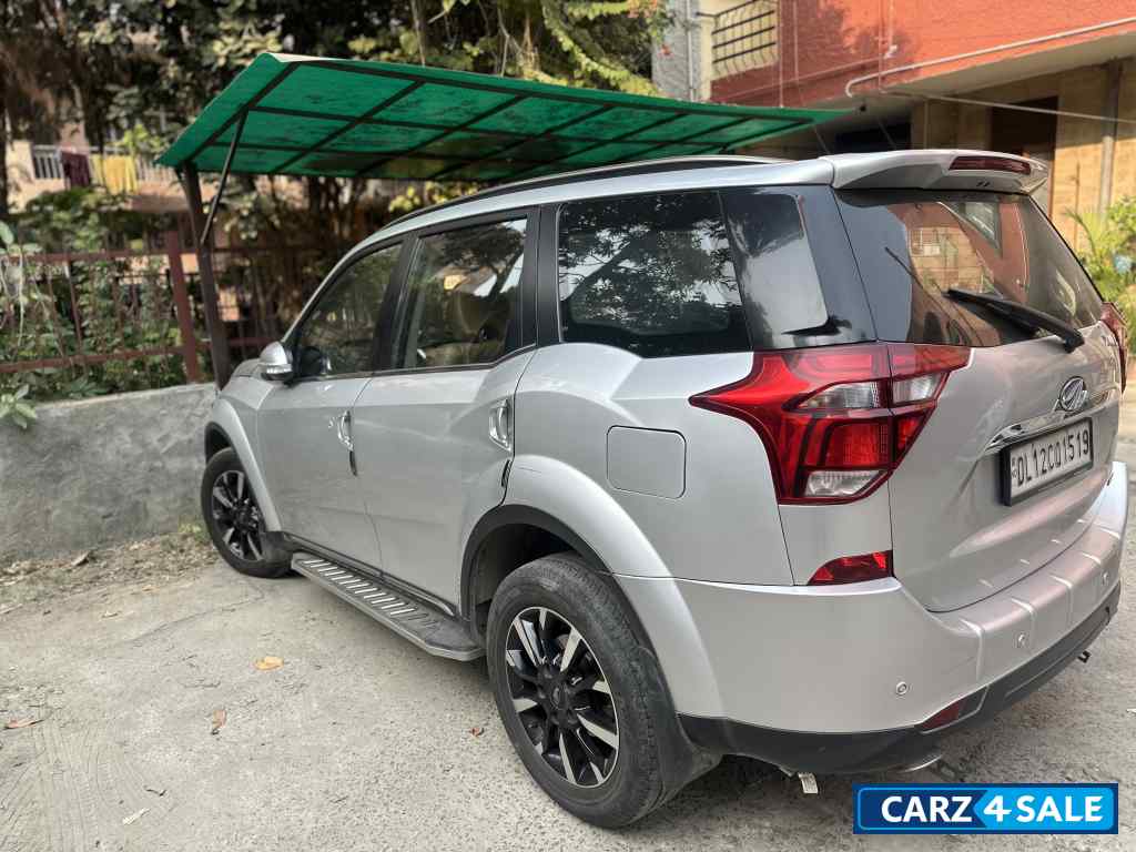 Mahindra XUV 500 W11 AWD AT