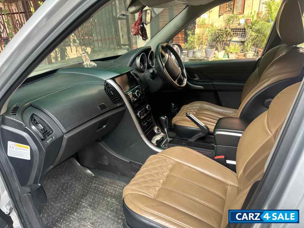 Mahindra XUV 500 W11 AWD AT