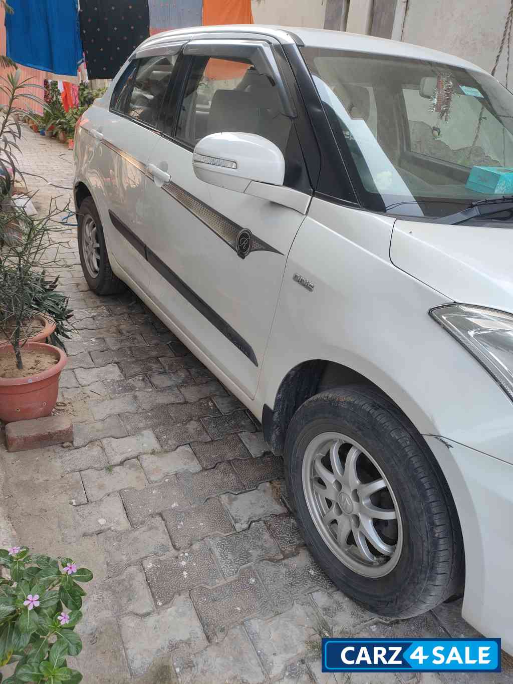 White Maruti Suzuki Dzire Vdi