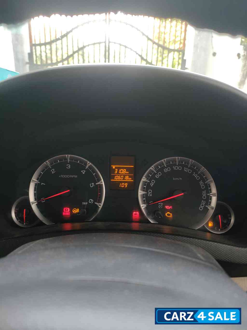 White Maruti Suzuki Dzire Vdi