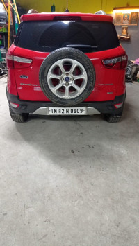 Red Ford Ecosport Titanium+MT