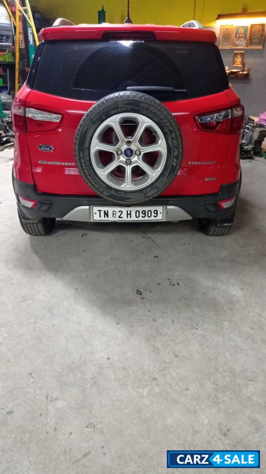 Red Ford Ecosport Titanium+MT