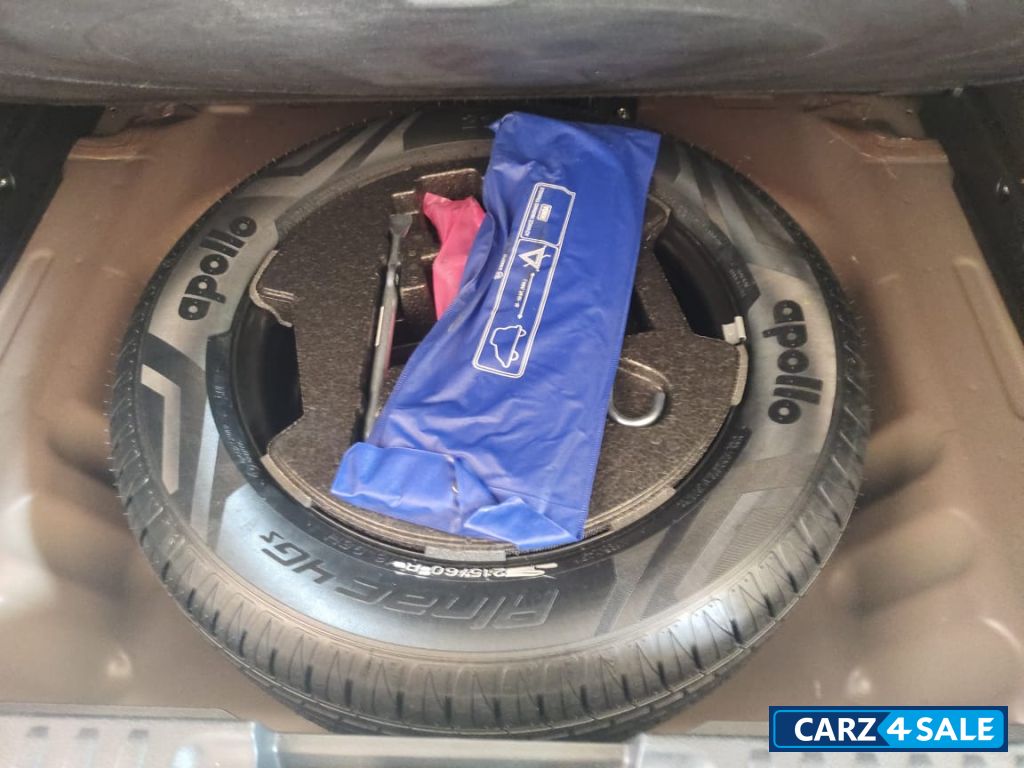 Toyota Urban Cruiser Dual tone premium AT