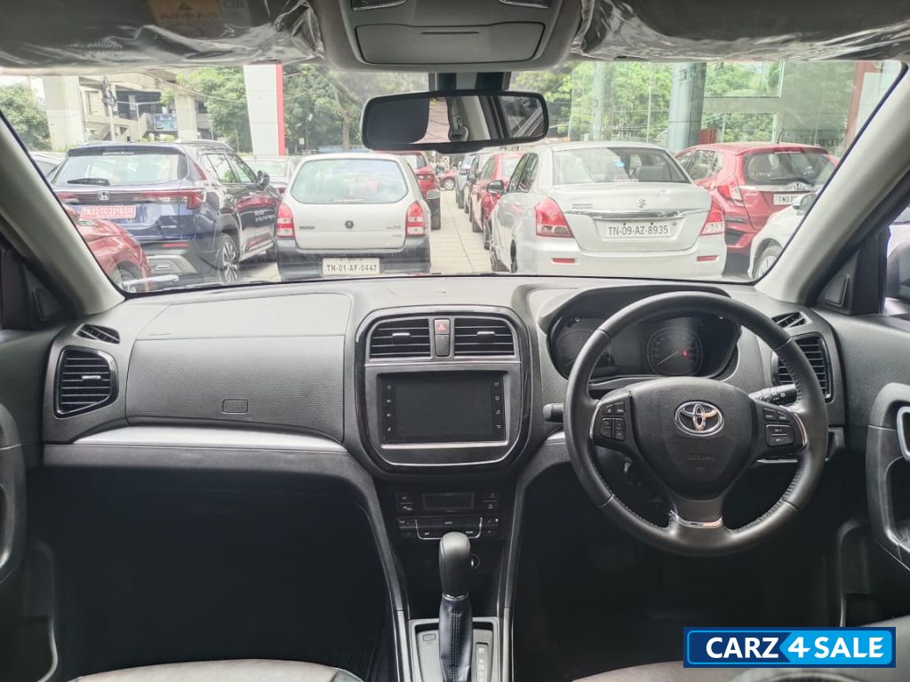 Toyota Urban Cruiser Dual tone premium AT