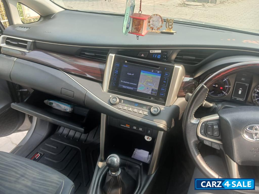 Silver Toyota Innova Crysta vx 7seater Silver Toyota Innova Crysta vx 7seater