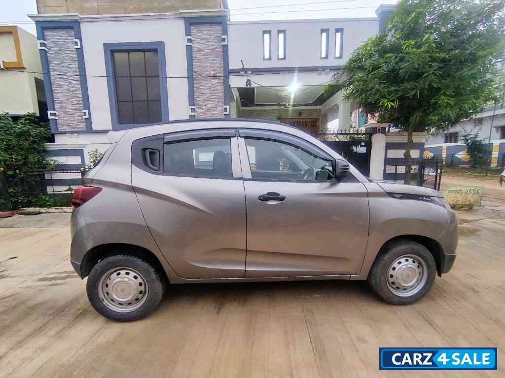 Mahindra KUV100 K2