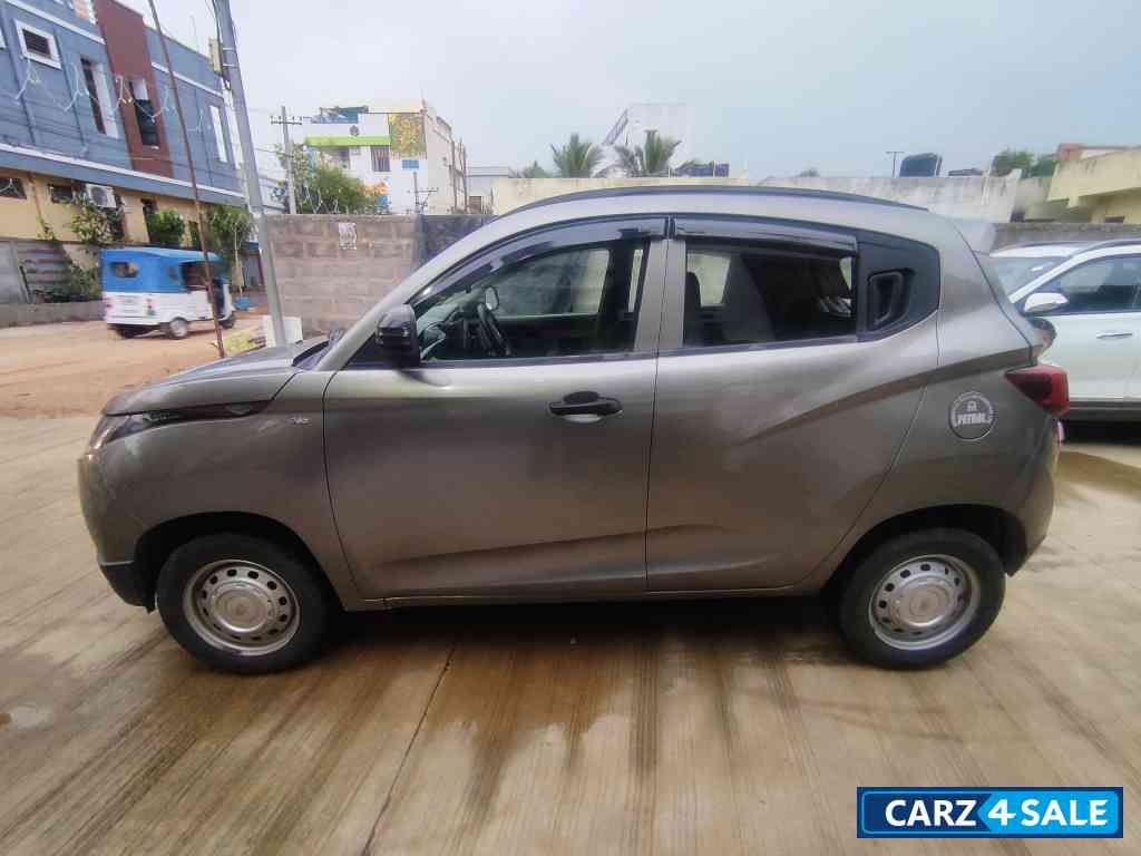 Mahindra KUV100 K2