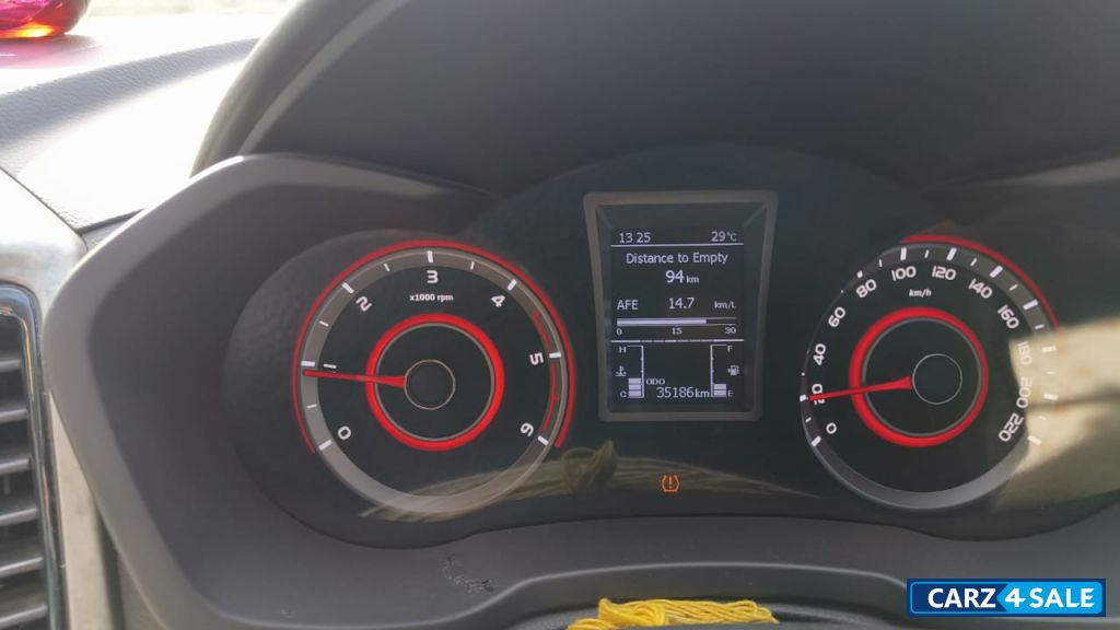 Mahindra XUV300 W8 optional Mahindra XUV300 W8 optional