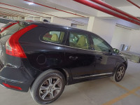 Black Sapphire Volvo XC60 D5