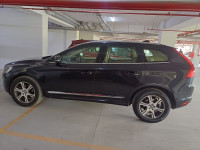 Black Sapphire Volvo XC60 D5