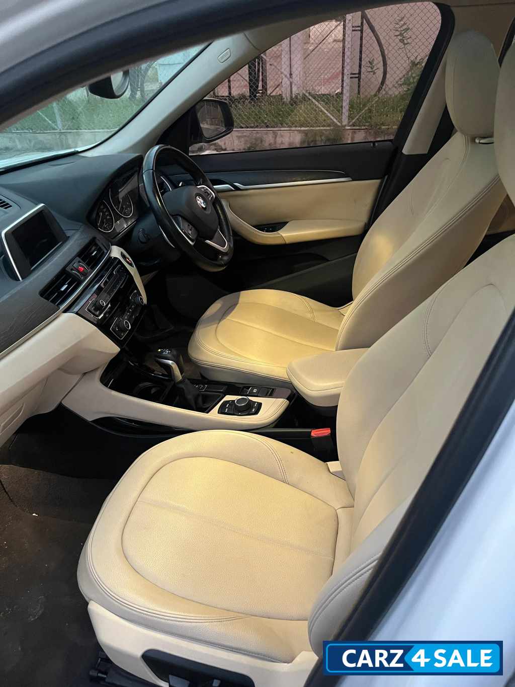 White BMW X1 sDrive X-Line