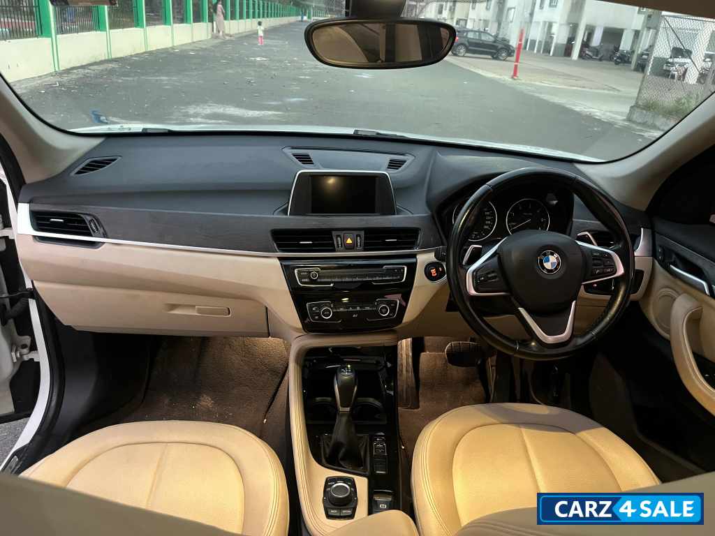 White BMW X1 sDrive X-Line