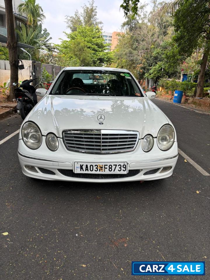 White Mercedes-Benz E-Class 270 cdi