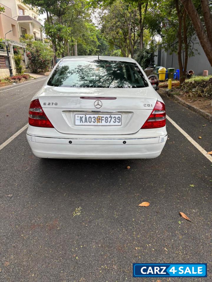White Mercedes-Benz E-Class 270 cdi