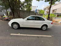 White Mercedes-Benz E-Class 270 cdi