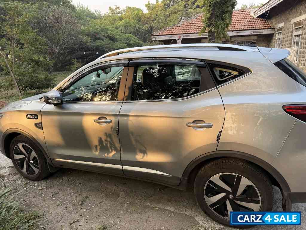 Ashen Silver MG ZS EV Exclusive