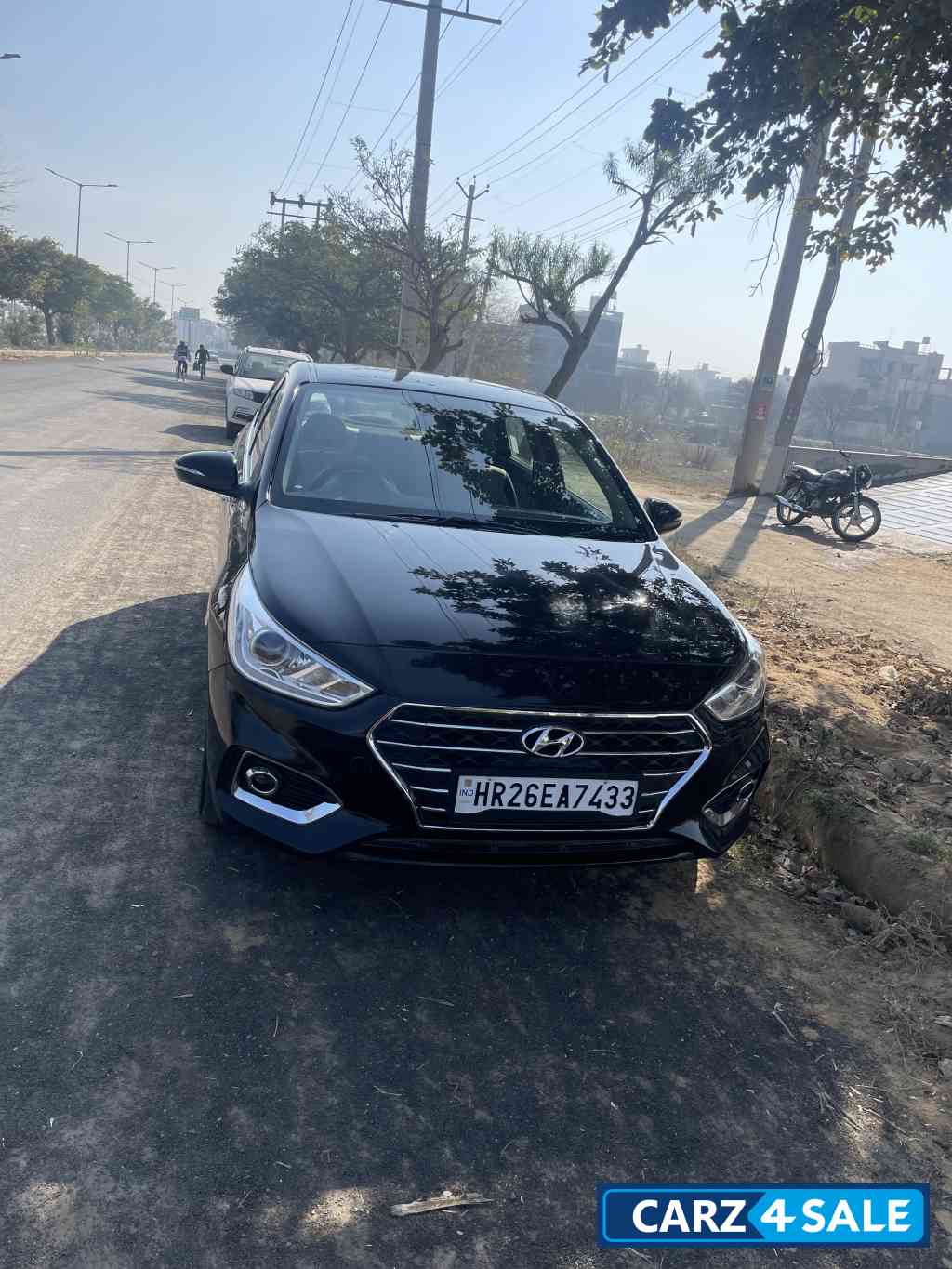 Black Hyundai Verna SX