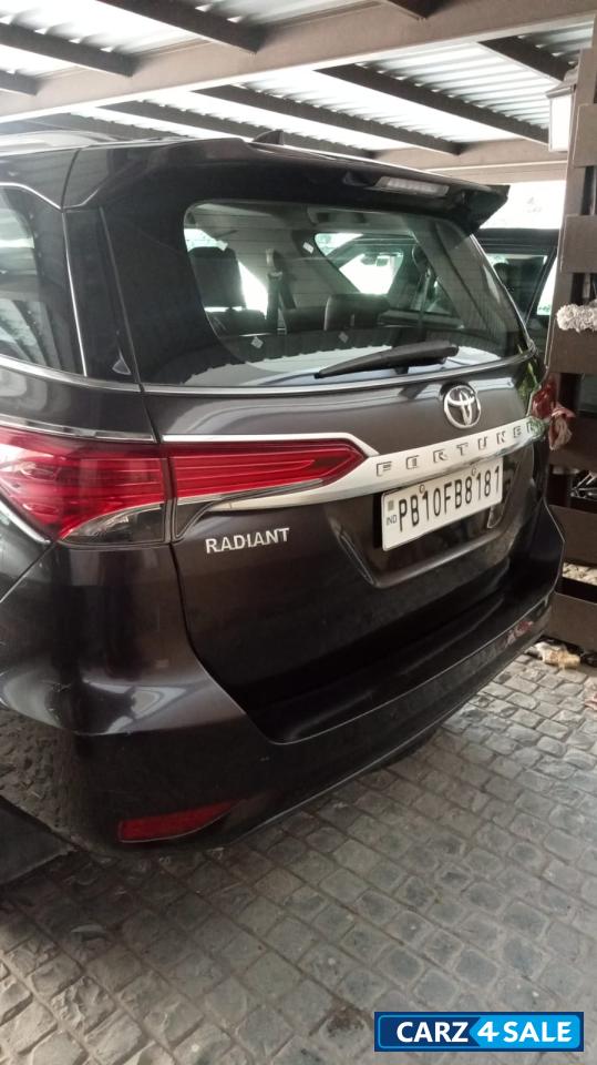 Toyota Fortuner 2.8L 4X2 AT