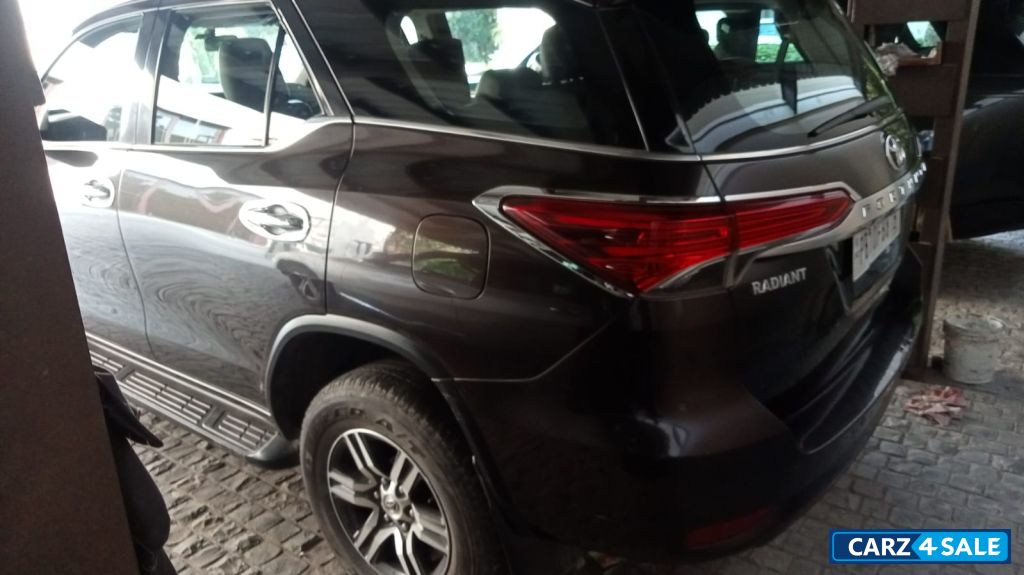Toyota Fortuner 2.8L 4X2 AT