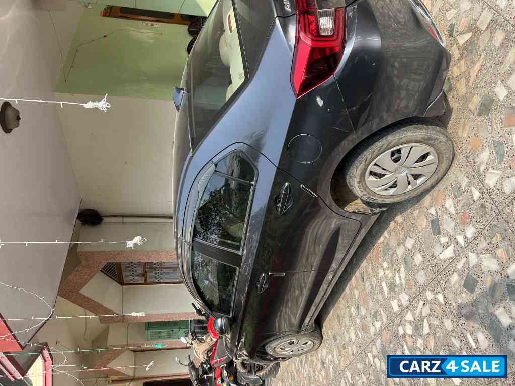 Metallic Grey Honda Amaze CV SMT 1.2 IVTEC Metallic Grey Honda Amaze CV SMT 1.2 IVTEC