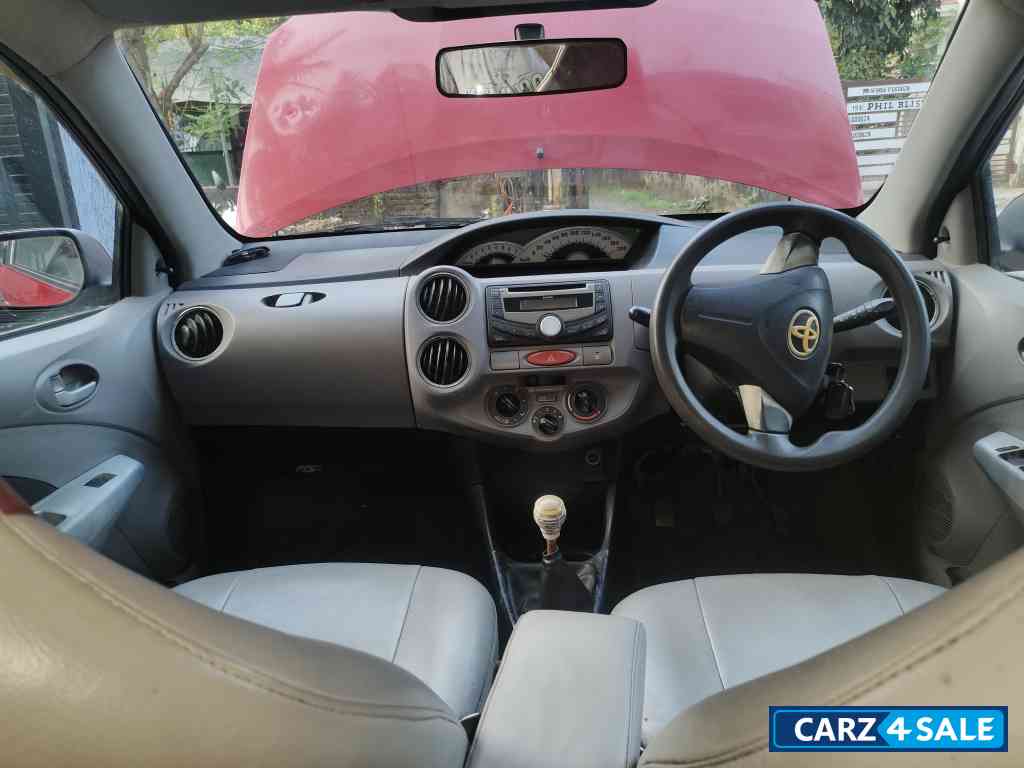 Toyota Etios V