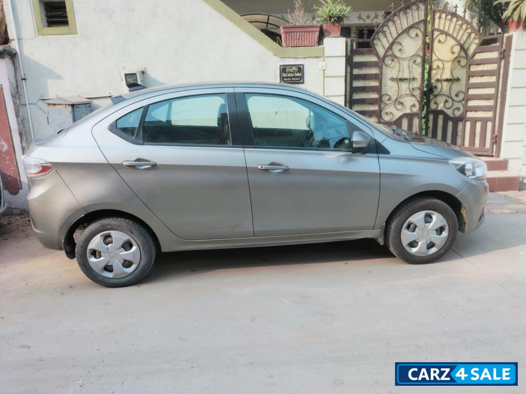 Roman Selver Tata Tigor XZ