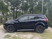 Volcanic Black Mahindra XUV 500 W5
