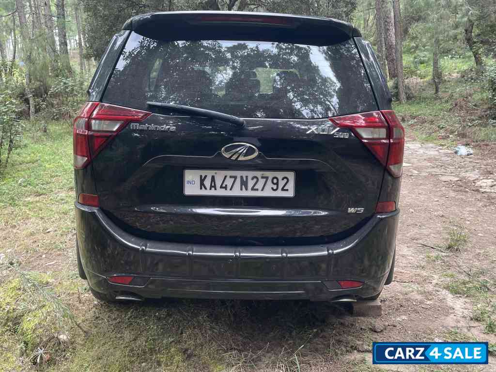 Volcanic Black Mahindra XUV 500 W5