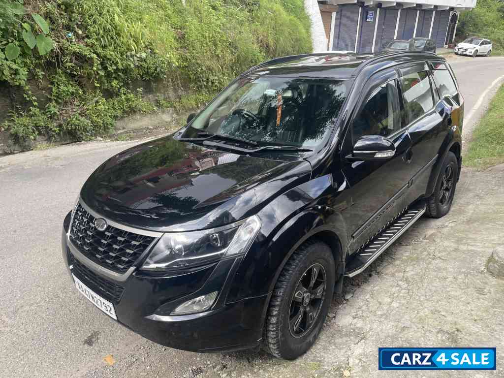 Volcanic Black Mahindra XUV 500 W5