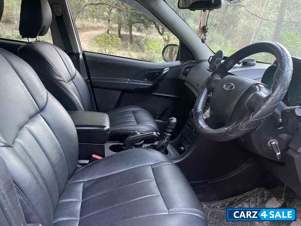 Volcanic Black Mahindra XUV 500 W5