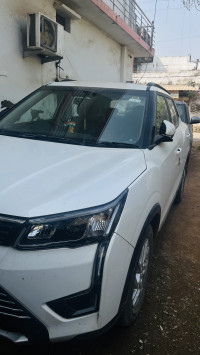 Mahindra XUV300 W8 petrol