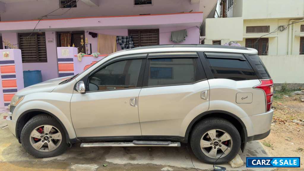 Mahindra XUV 500 W8