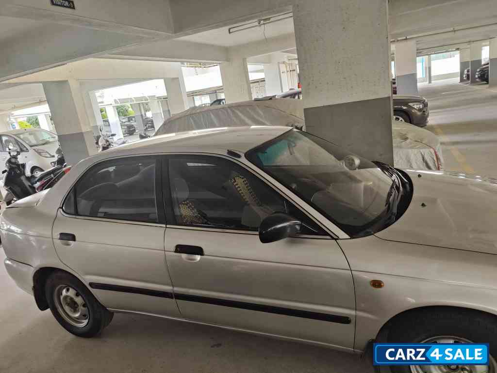 Silver Maruti Suzuki Baleno LXI