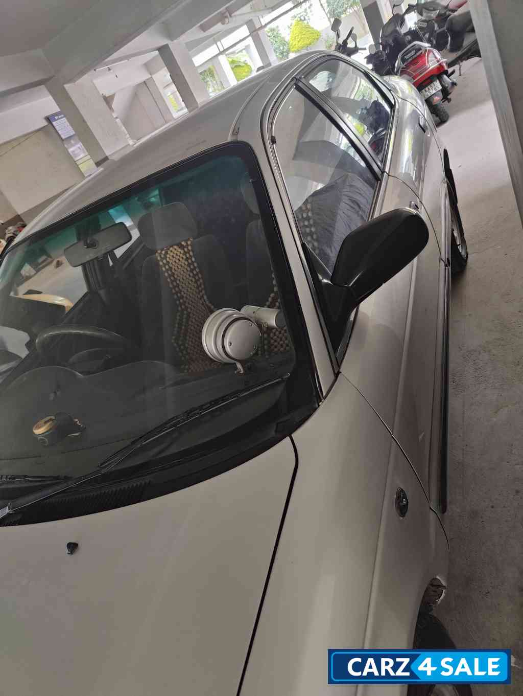 Silver Maruti Suzuki Baleno LXI