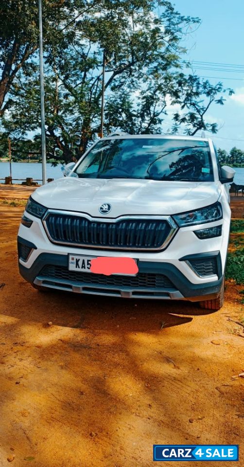White Skoda Kushaq Ambition