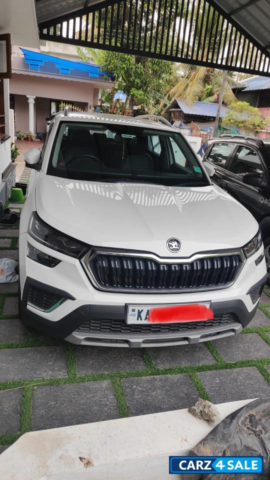 White Skoda Kushaq Ambition
