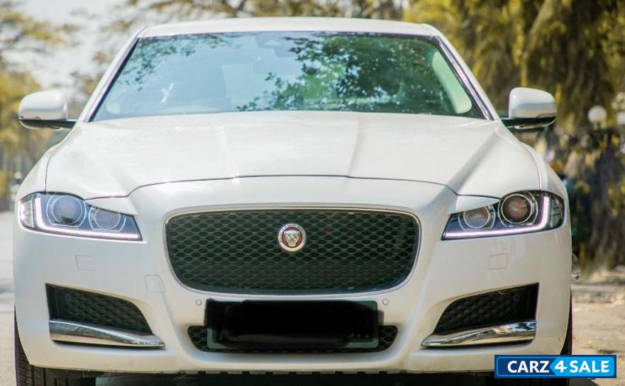 Jaguar XF Pure