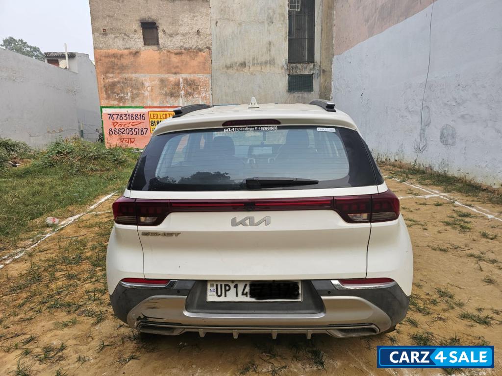 Glacier White Pearl Kia Sonet