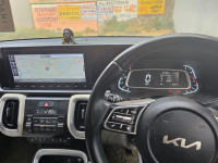 Glacier White Pearl Kia Sonet