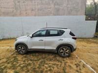 Glacier White Pearl Kia Sonet