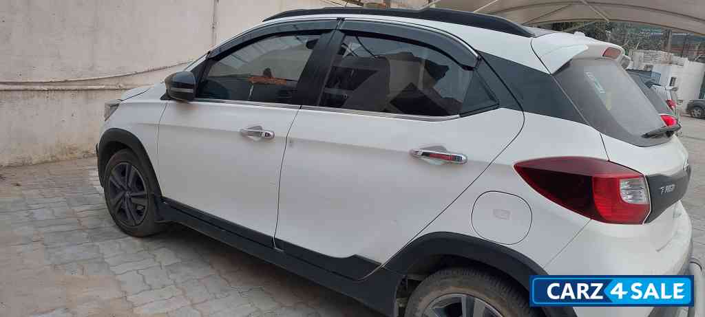 White Tata Tiago NRG XZ Automatic White Tata Tiago NRG XZ Automatic